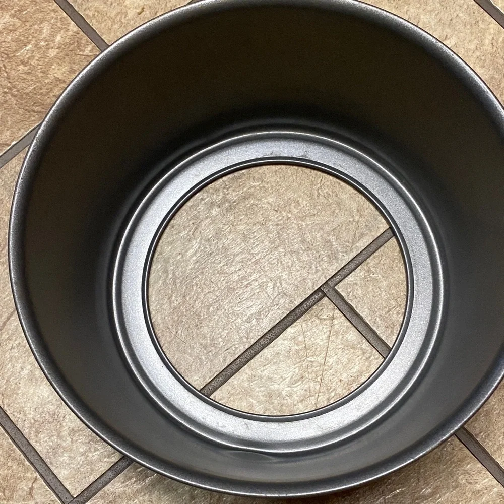 Premium Non-Stick Gray Bundt/Angel Food Cake Pan